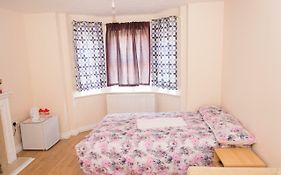 Queen Guest House Gillingham 3*